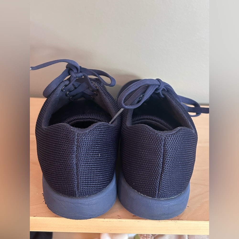 Atoms Navy Model 000‎ Sneakers
Size: M 8.25 W 9.75 - Picture 3 of 9